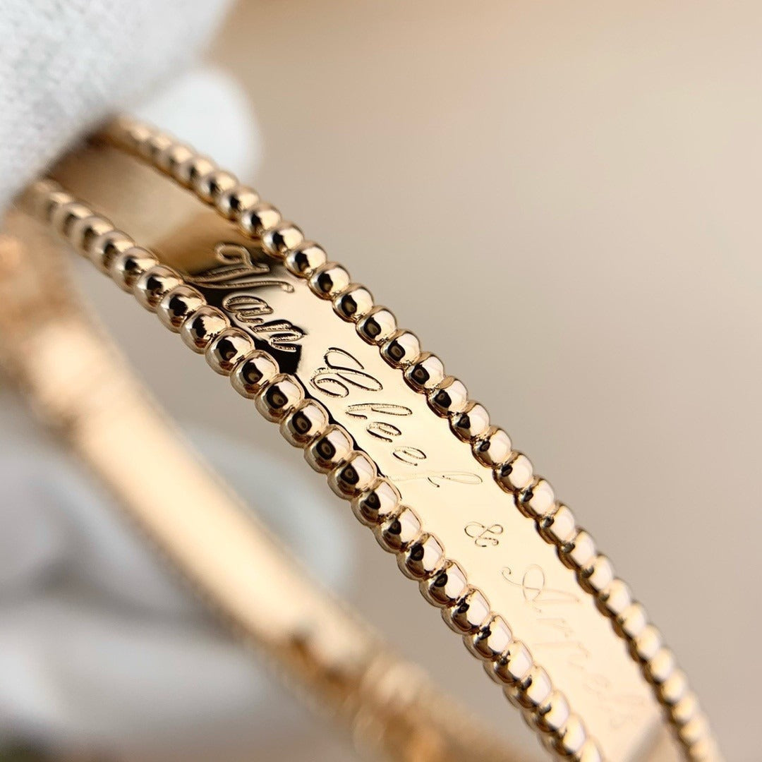 [Cadisa]CLOVER PERLEE BRACELET SIGNATURE ENGRAVING SERIES