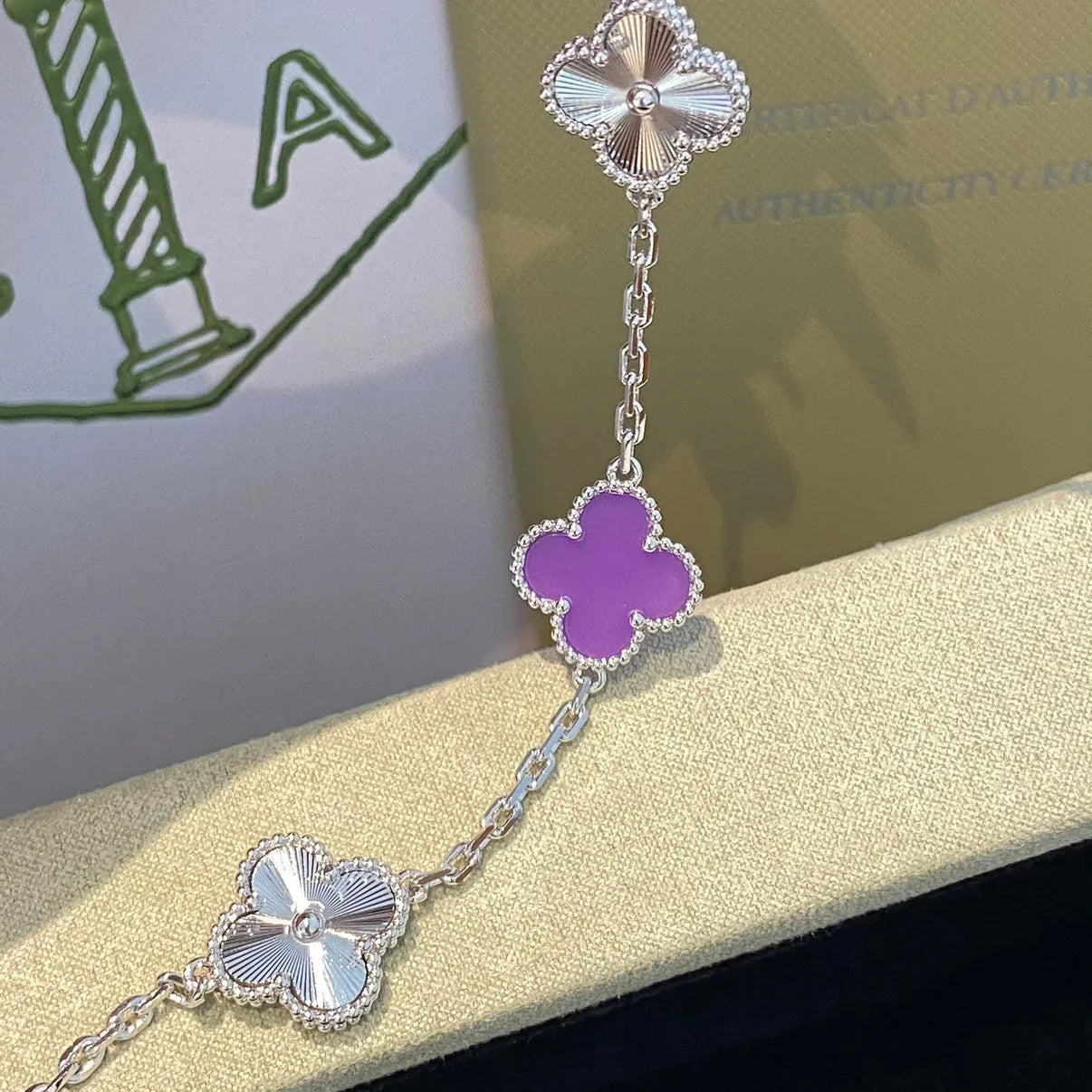 [Gaonasi] CLOVER 5 MOTIF VIOLET BRACELET COLLECTION