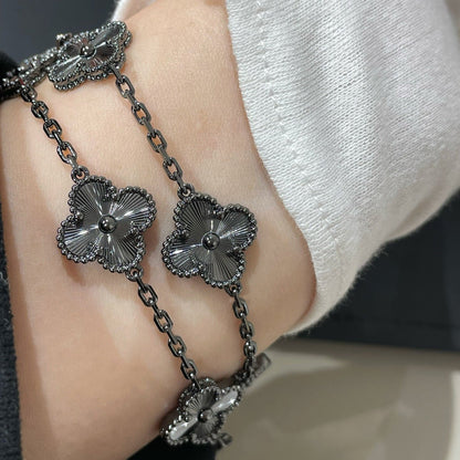 [Gaonasi]CLOVER 5 MOTIF BLACK BRACELET