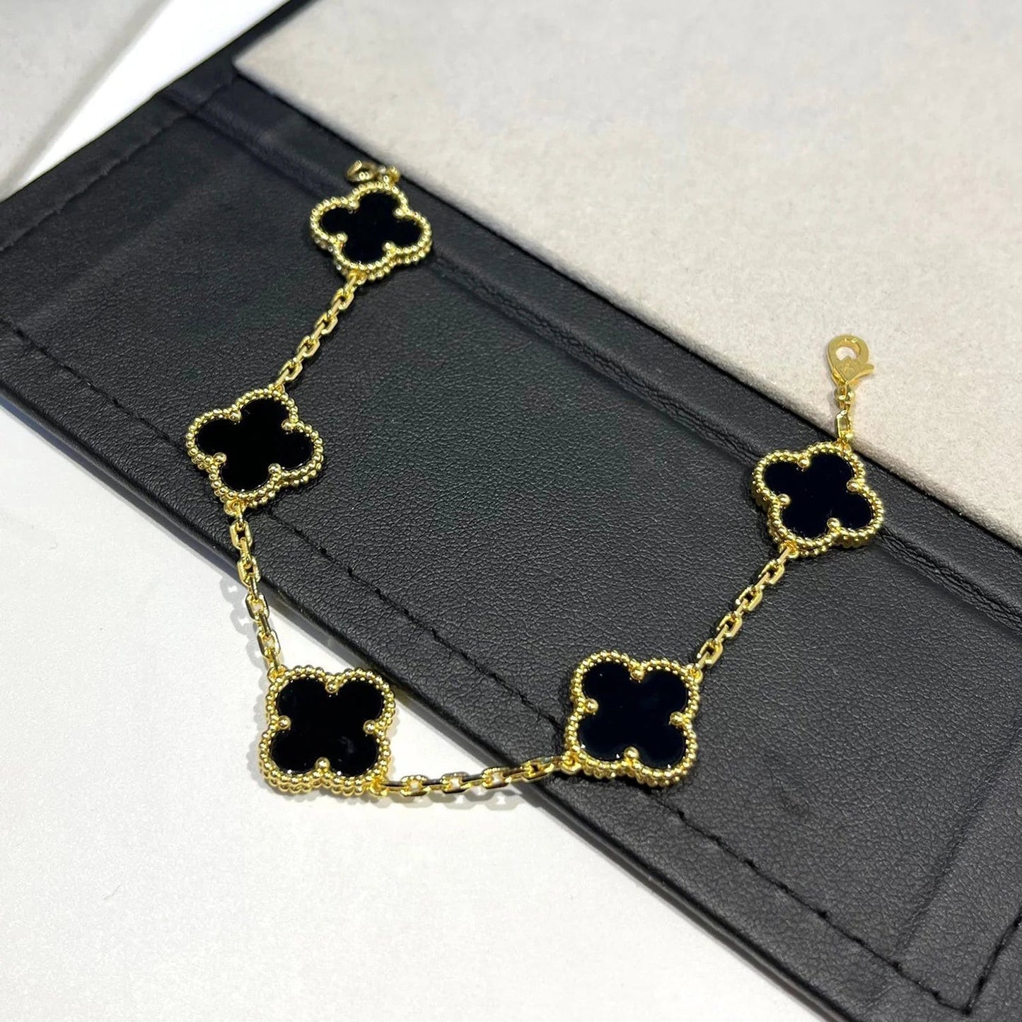 [Gaonasi] CLOVER 5 MOTIF ONYXS BRACELET COLLECTION