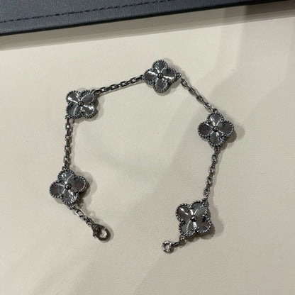 [Gaonasi]CLOVER 5 MOTIF BLACK BRACELET