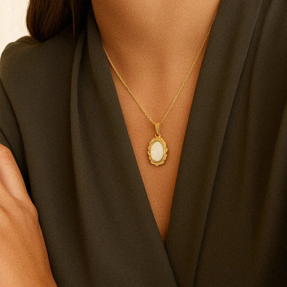 [Gaonasi]Roselle Vintage Mother Of Pearl Pendant