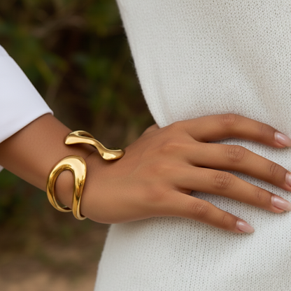[Gaonasi]Lulu Sculpted Gold Bangle