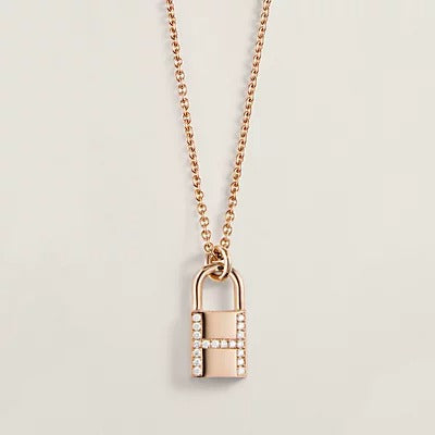 [Gaonasi]HM ADVANCED NICHE LOCK HEAD NECKLACE DIAMONDS