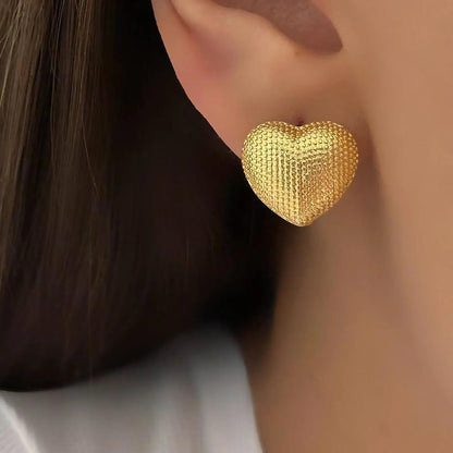 [Gaonasi]Cecelia Textured Heart Earrings