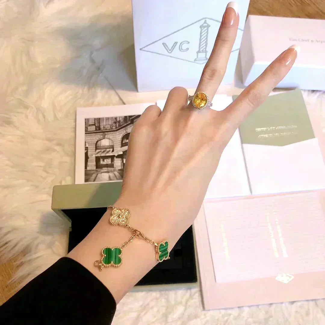 [Gaonasi] CLOVER 5 MOTIF MALACHITE BRACELET COLLECTION