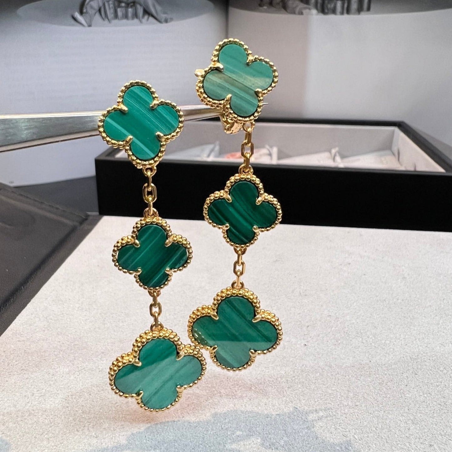 [Gaonasi]CLOVER MALACHITE 3 MOTIFS GOLD