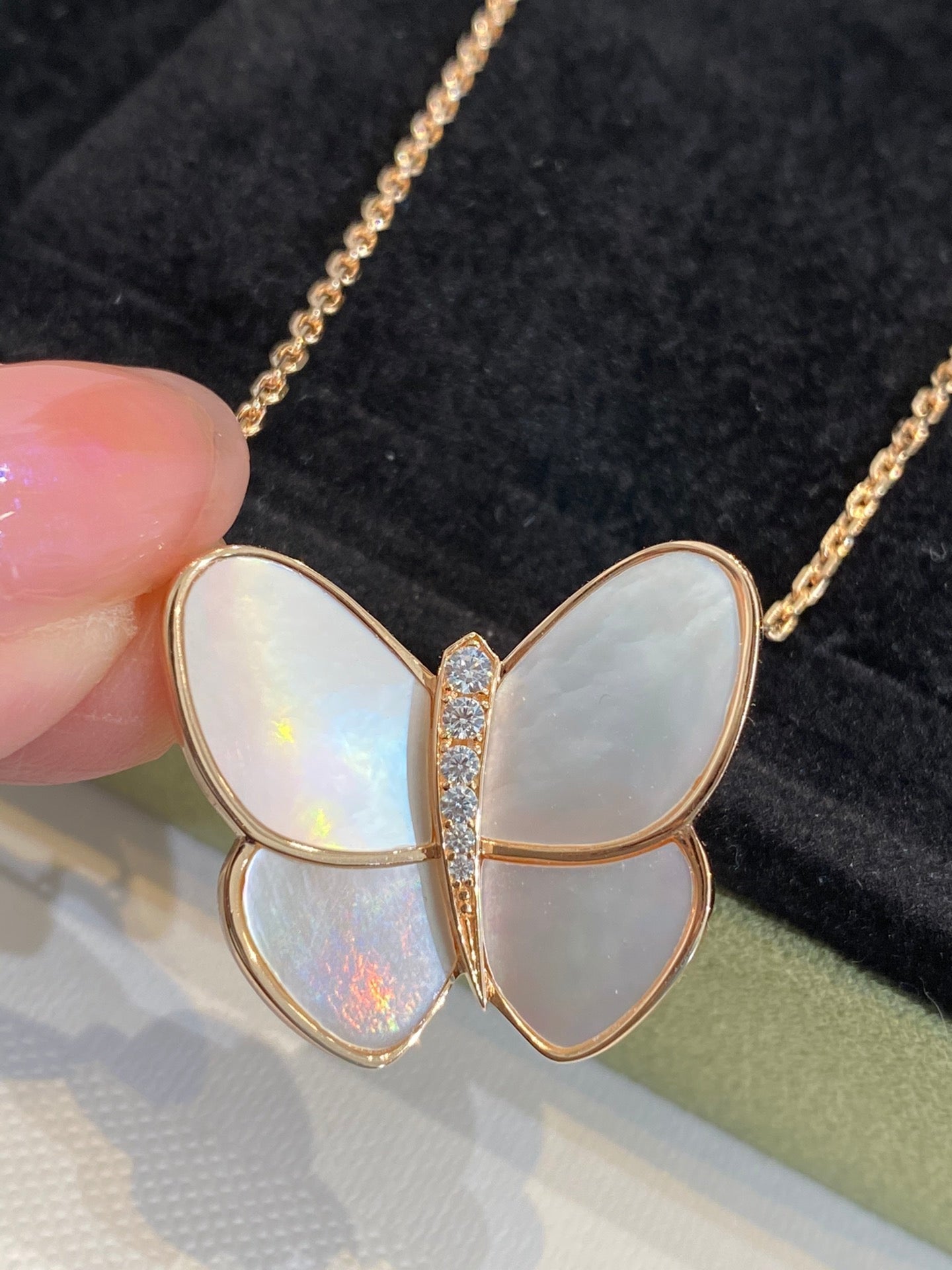 [Gaonasi]BUTTERFLY GOLD MOP DIAMOND NECKLACE