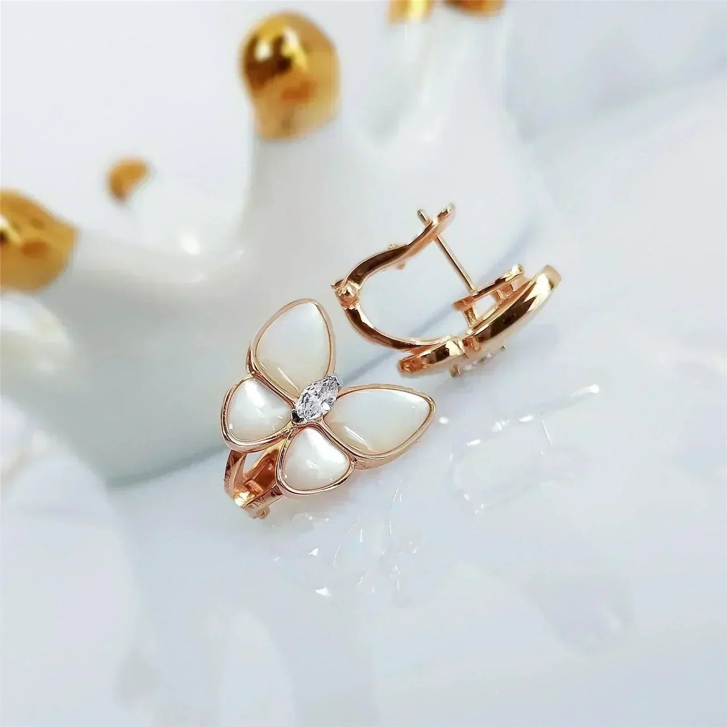 [Gaonasi]BUTTERFLY MOP DIAMOND EARRINGS