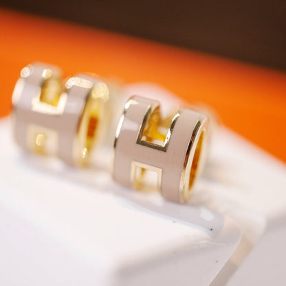 [Gaonasi]MINI POP H GOLD EARRINGS GREY