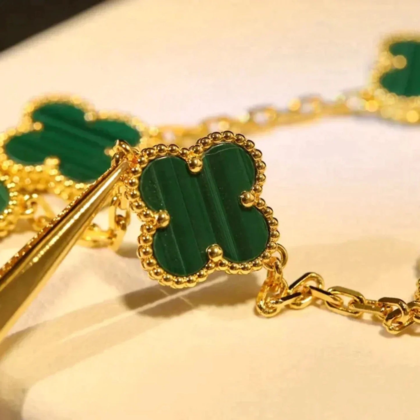 [Gaonasi] CLOVER 5 MOTIF MALACHITE BRACELET COLLECTION
