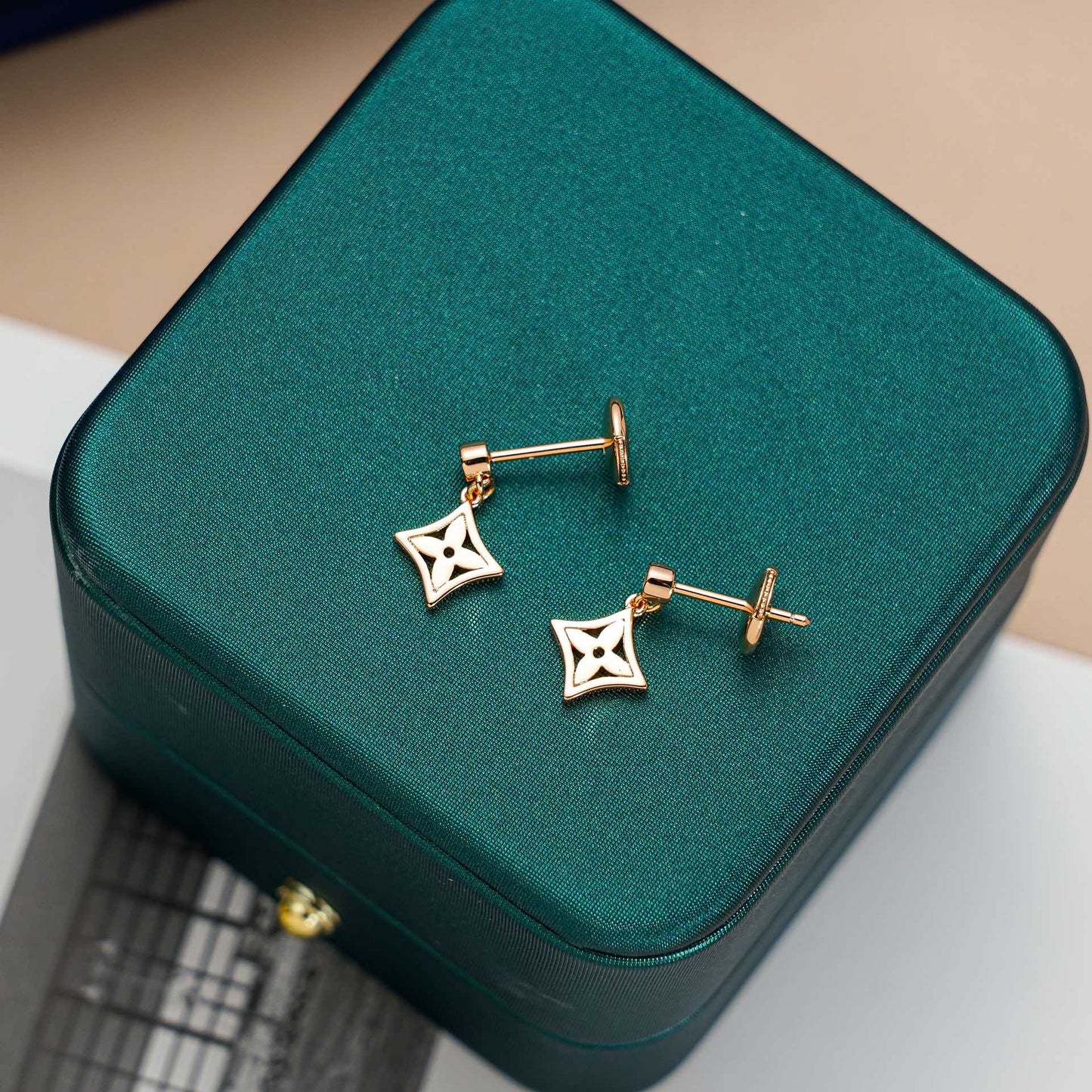 [Gaonasi]STAR EARRINGS GOLD