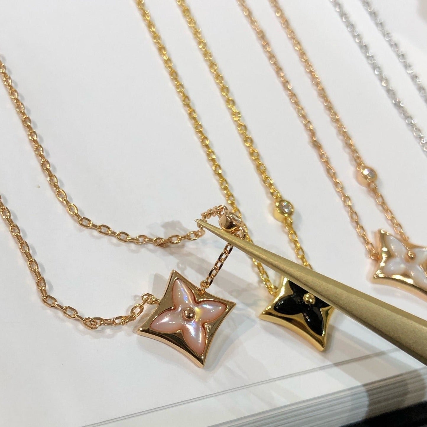 [Gaonasi]STAR BLACK MOP NECKLACE