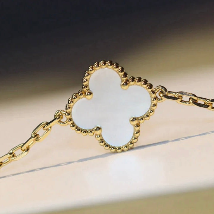[Gaonasi]CLOVER 20 MOTIFS WHITE MOP NECKLACE