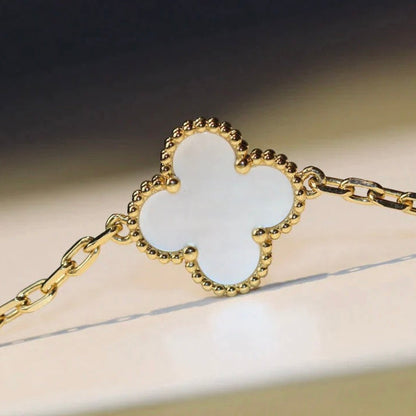 [Gaonasi]CLOVER 20 MOTIFS WHITE MOP NECKLACE