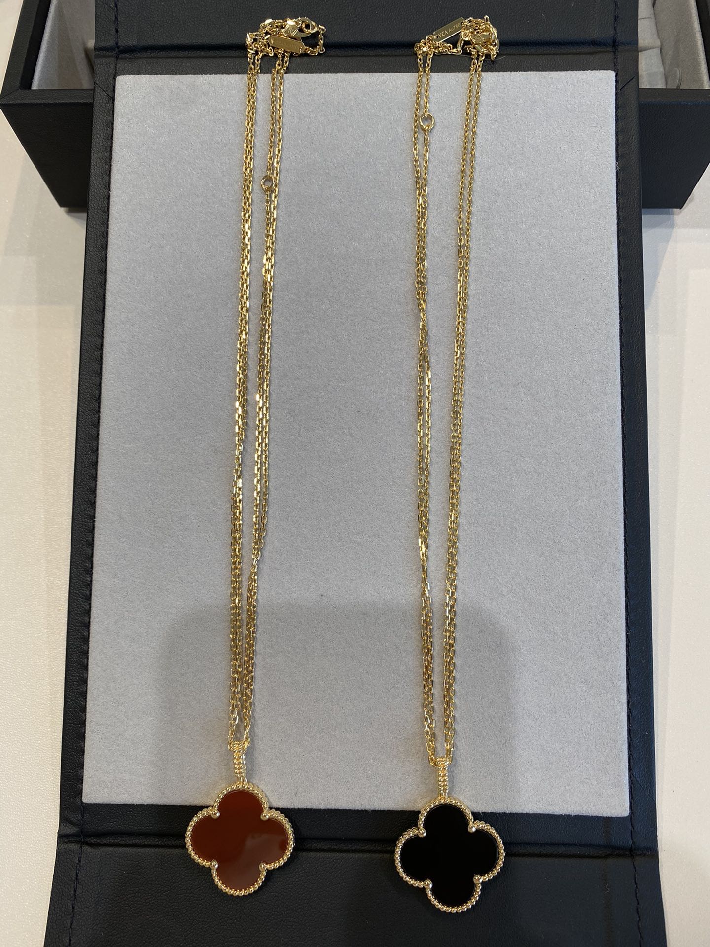 [Gaonasi]CLOVER 25MM NECKLACE GOLD CARNELIAN