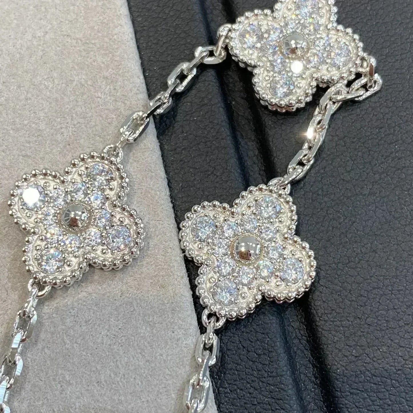 [Gaonasi] CLOVER 5 MOTIF FULL DIAMOND BRACELET COLLECTION