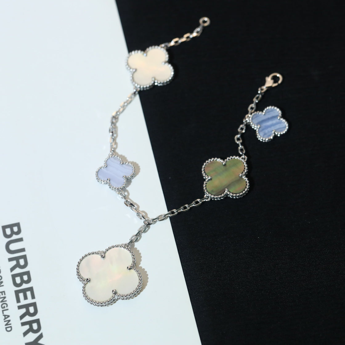 [Gaonasi]CLOVER BRACELET 5 MOTIFS MOP CHALCEDONY SILVER