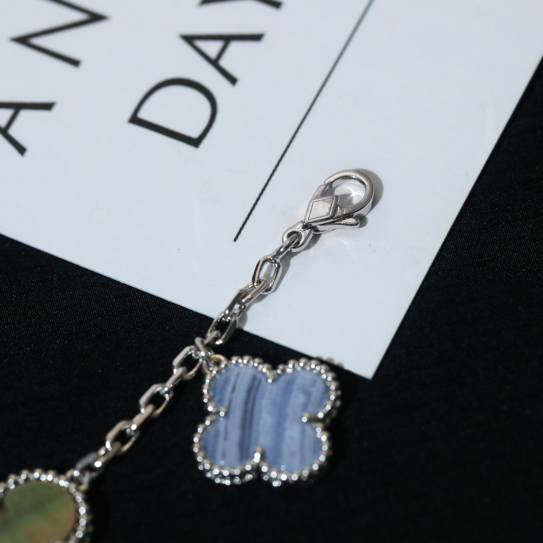 [Gaonasi]CLOVER BRACELET 5 MOTIFS MOP CHALCEDONY SILVER