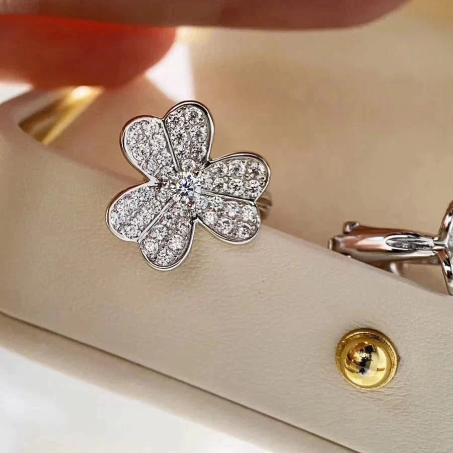 [Gaonasi]CLOVER COMOS DIAMOND EARRINGS SILVER