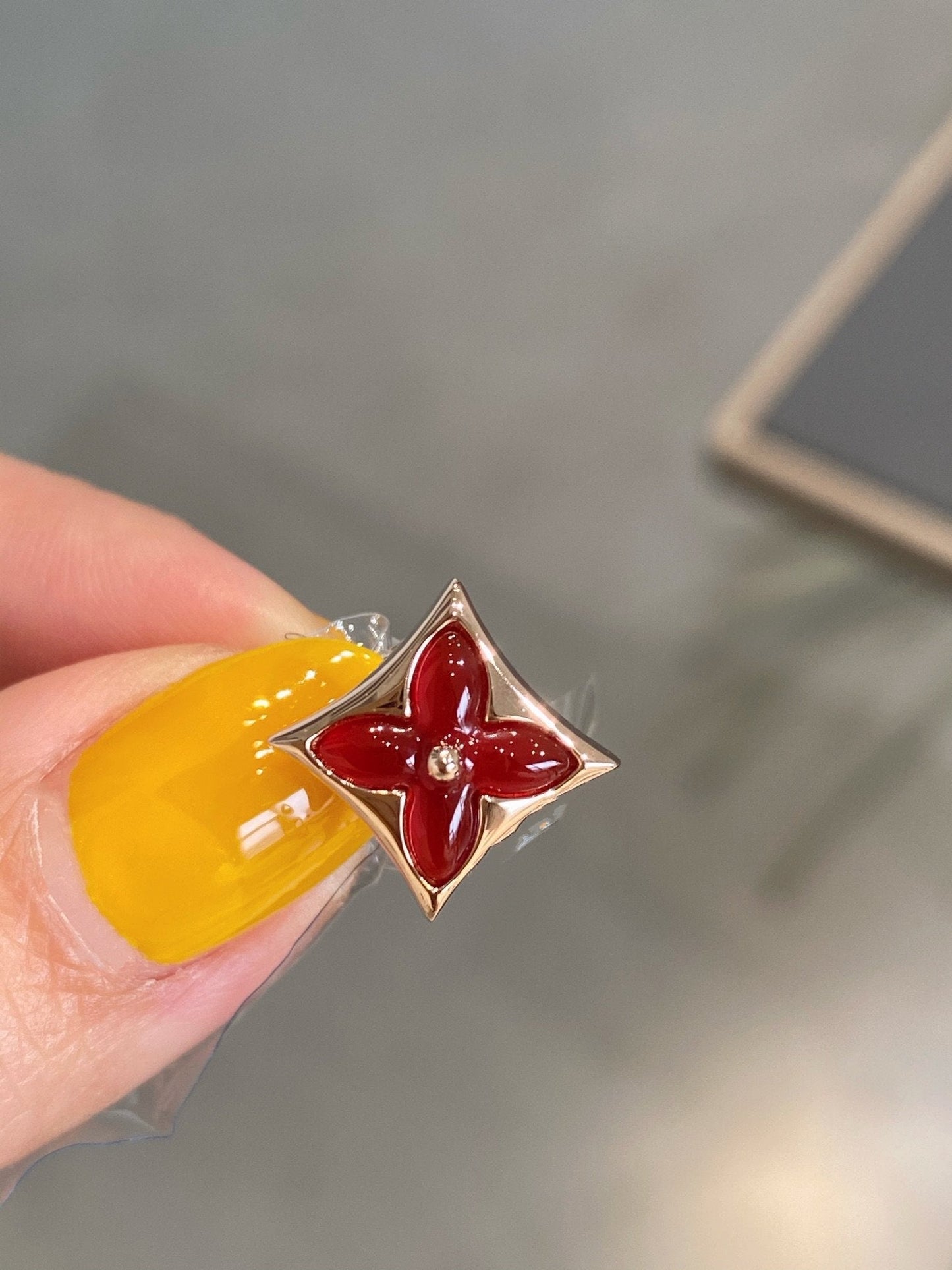 [Gaonasi]STAR AND SUN PINK GOLD CARNELIAN STUD EARRINGS