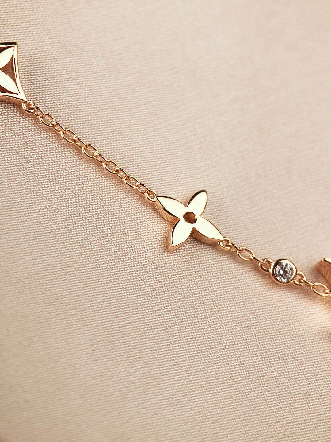 [Gaonasi]STAR AND SUN 7 MOTIFS GOLD BRACELET