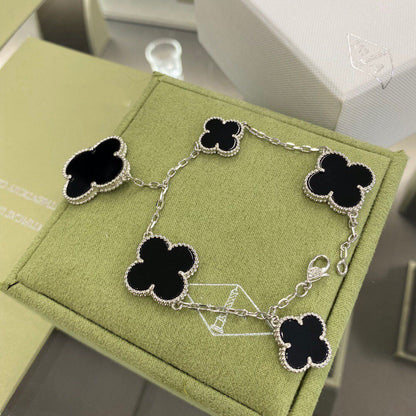 [Gaonasi]CLOVER 5 MOTIFS SIVLER ONYX BRACELET