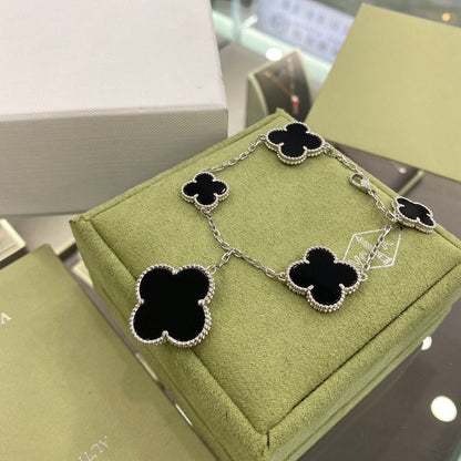 [Gaonasi]CLOVER 5 MOTIFS SIVLER ONYX BRACELET