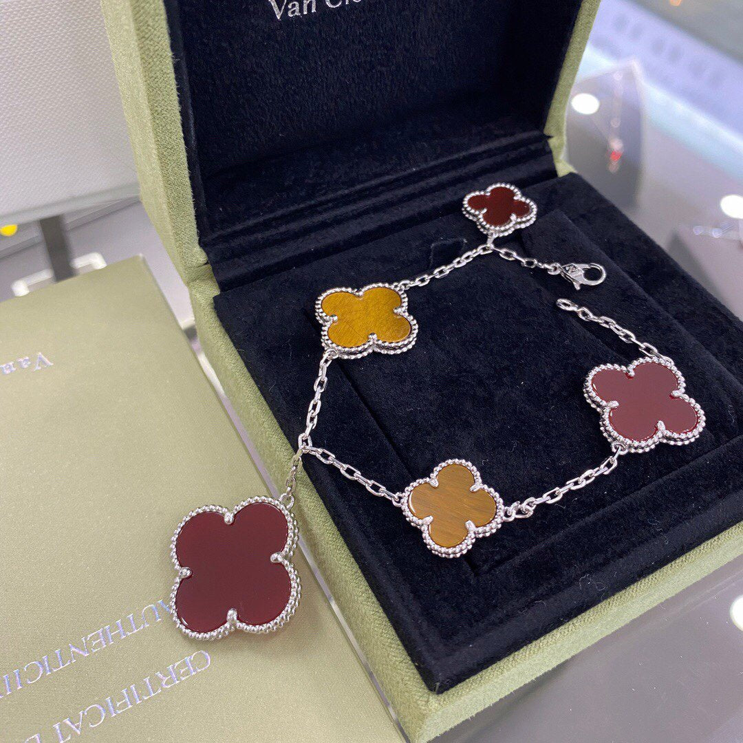 [Gaonasi]CLOVER 5 MOTIFS SIVLER CARNELIAN TIGER EYE BRACELET
