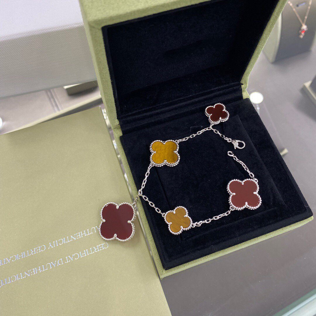 [Gaonasi]CLOVER 5 MOTIFS SIVLER CARNELIAN TIGER EYE BRACELET