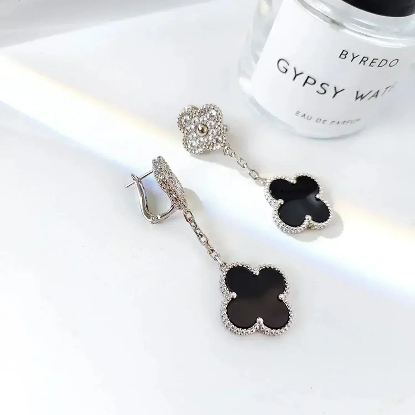 [Gaonasi]CLOVER 2 MOTIFS  DIAMOND ONYX EARRINGS SILVER
