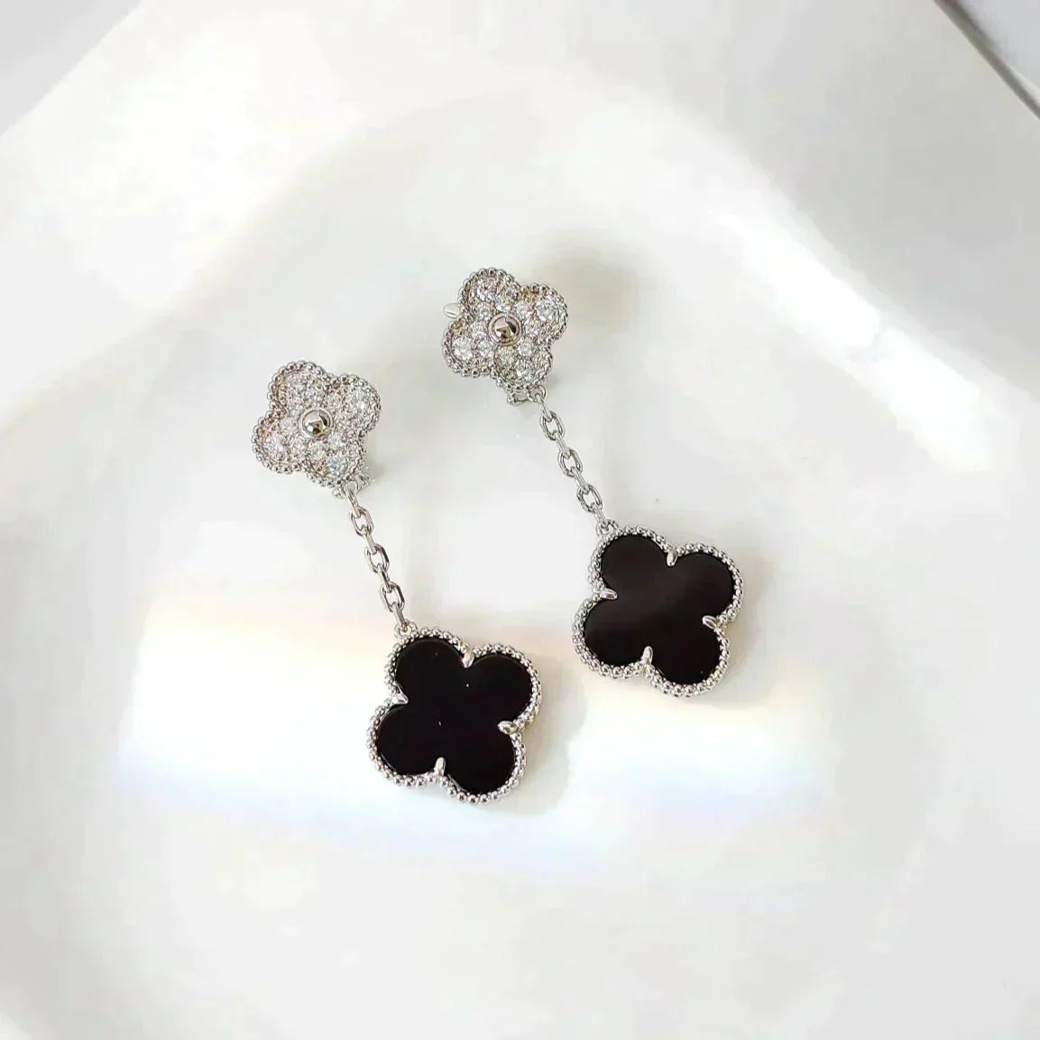 [Gaonasi]CLOVER 2 MOTIFS  DIAMOND ONYX EARRINGS SILVER