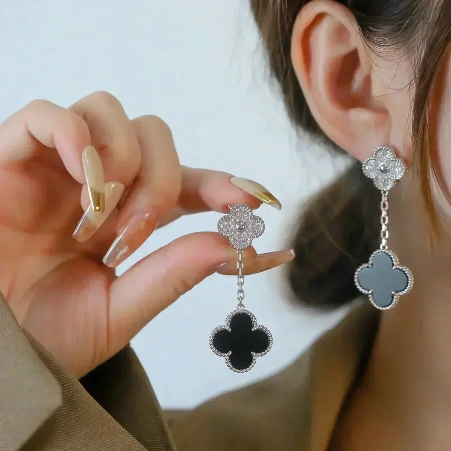 [Gaonasi]CLOVER 2 MOTIFS  DIAMOND ONYX EARRINGS SILVER