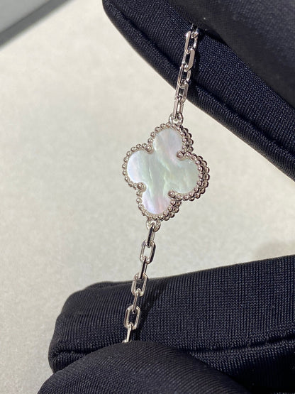 [Gaonasi]CLOVER WHITE PEARL MOP 5 MOTIF BRACELET COLLECTION