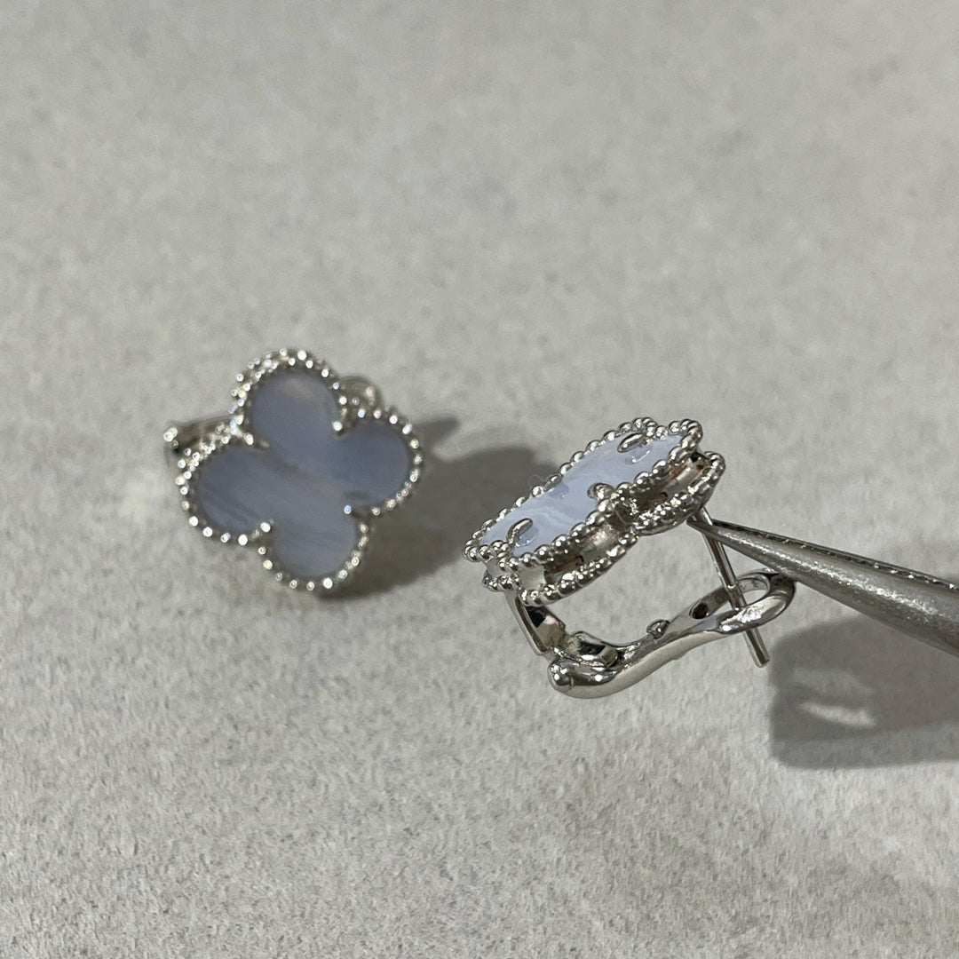[Gaonasi]CLOVER CHALCEDONY SILVER STUD EARRINGS
