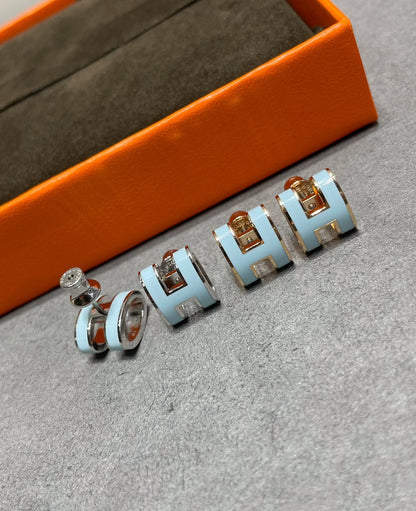 [Gaonasi]POP H SKY BLUE STUD EARRINGS
