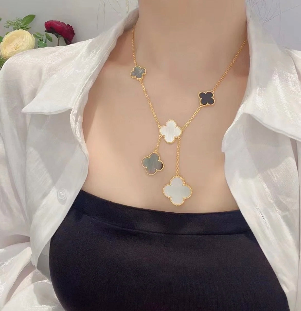 [Gaonasi]CLOVER 6 MOTIF MOP ONYX GOLD NECKLACE