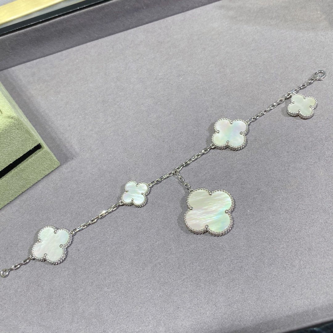 [Gaonasi]CLOVER 5 MOTIF WHITE MOP SILVER BRACELET