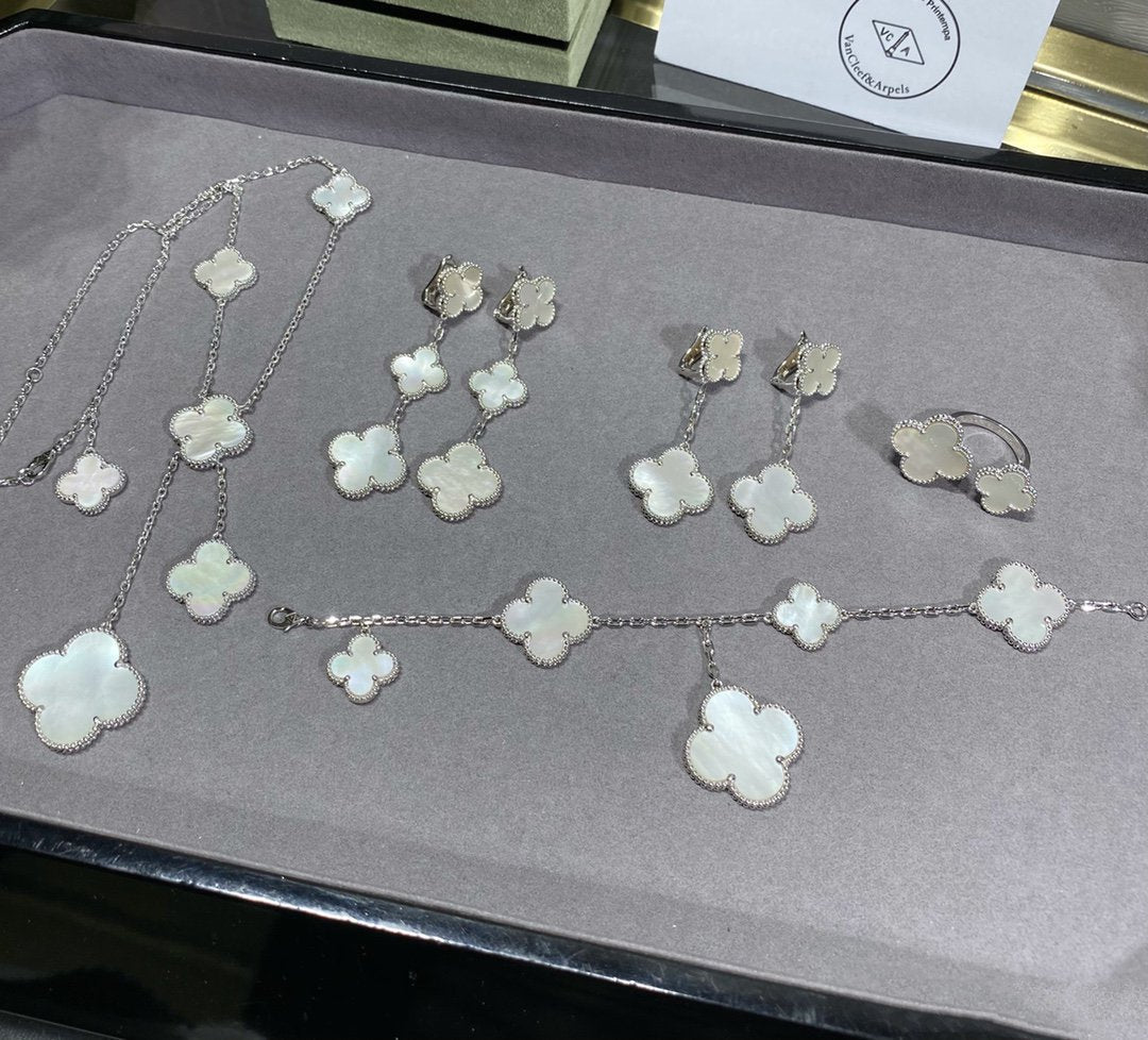 [Gaonasi]CLOVER 5 MOTIF WHITE MOP SILVER BRACELET
