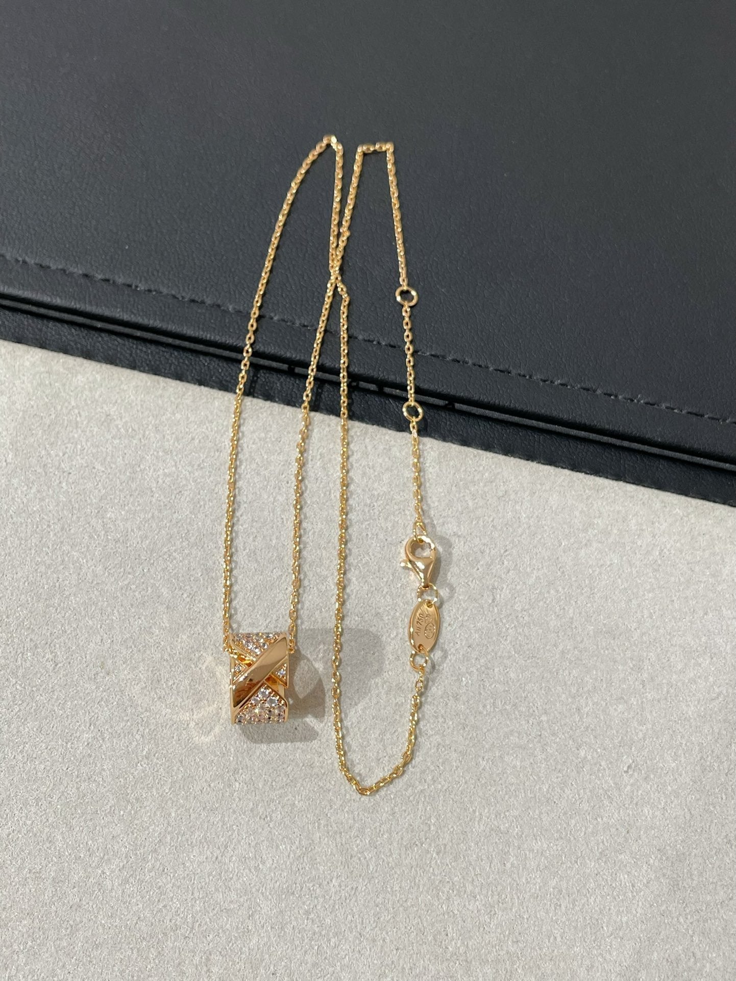 [Gaonasi]LIENS EVIDENCE DIAMOND PAVED NECKLACE