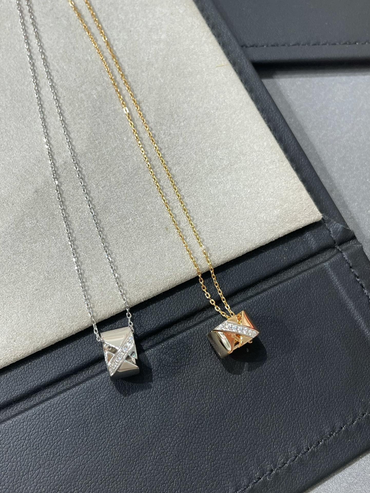 [Gaonasi]LIENS EVIDENCE DIAMOND NECKLACE