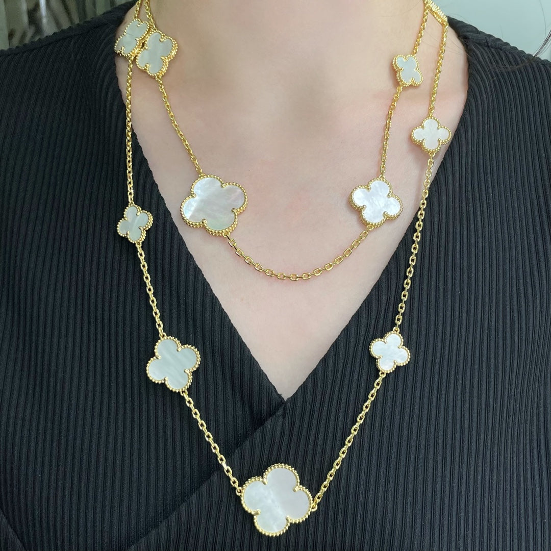 [Gaonasi]CLOVER 16 MOTIF WHITE MOP GOLD NECKLACE