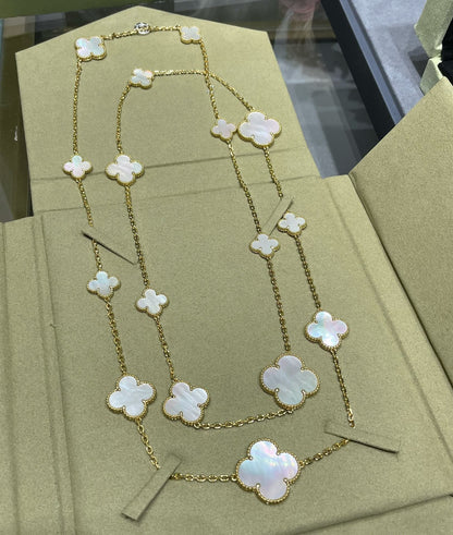 [Gaonasi]CLOVER 16 MOTIF WHITE MOP GOLD NECKLACE