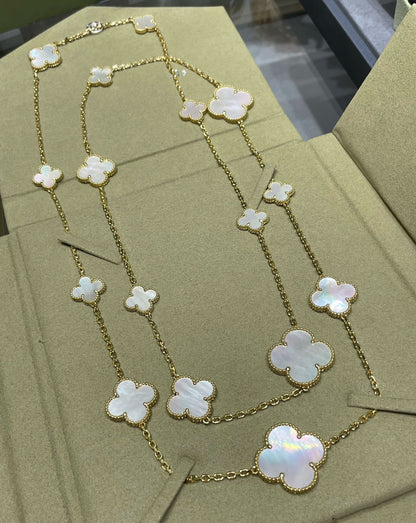 [Gaonasi]CLOVER 16 MOTIF WHITE MOP GOLD NECKLACE