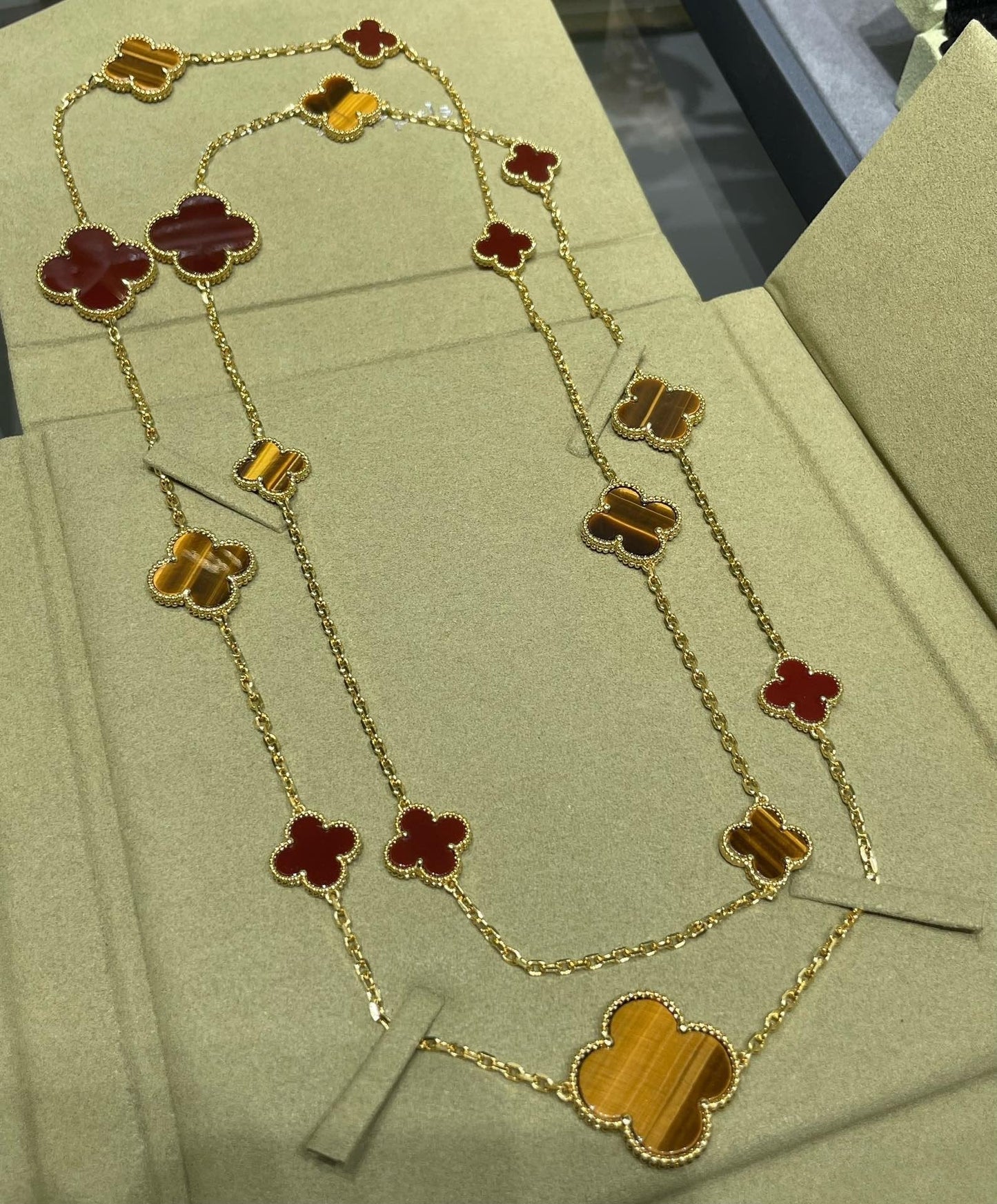 [Gaonasi]CLOVER 16 MOTIF CARNELIAN TIGER EYE ROSE GOLD NECKLACE