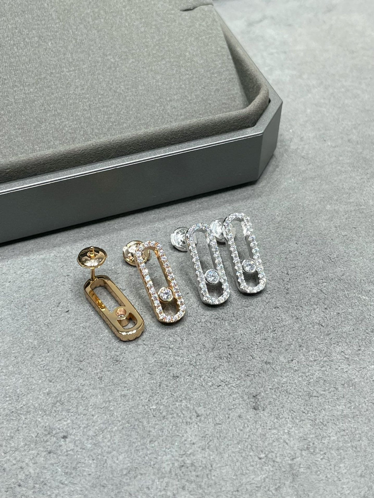[Cadisa]MOVE UNO STUD DIAMOND PAVED EARRINGS