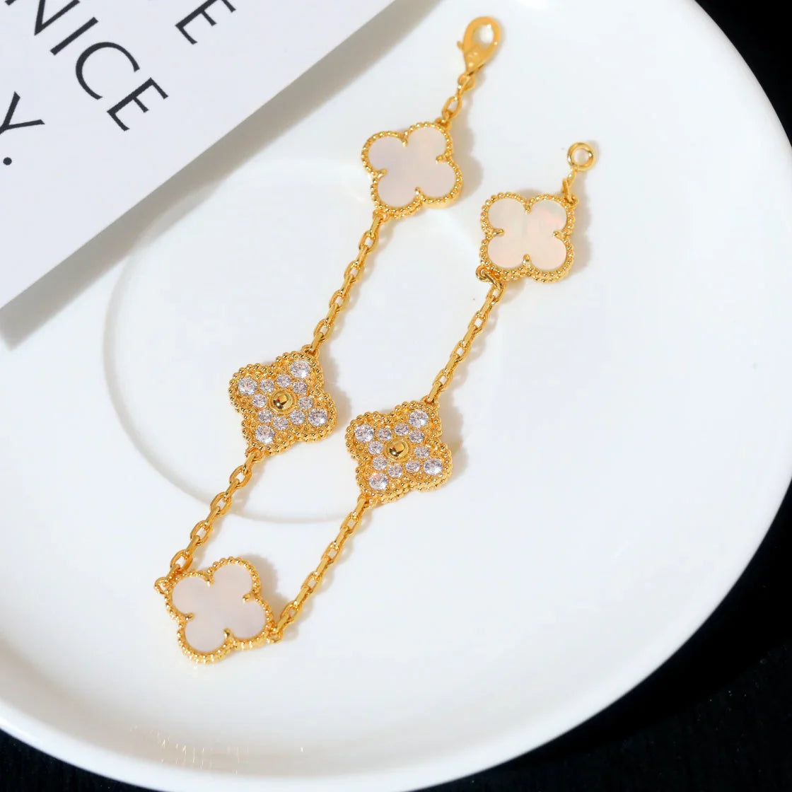 [Gaonasi]CLOVER WHITE PEARL MOP 5 MOTIF BRACELET COLLECTION