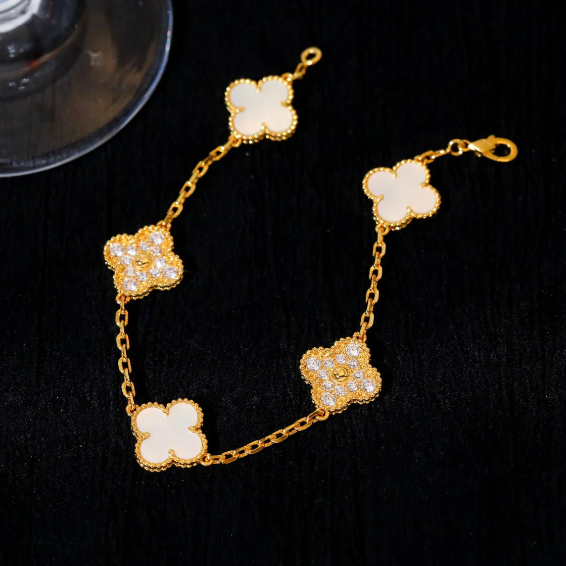 [Gaonasi]CLOVER WHITE PEARL MOP 5 MOTIF BRACELET COLLECTION