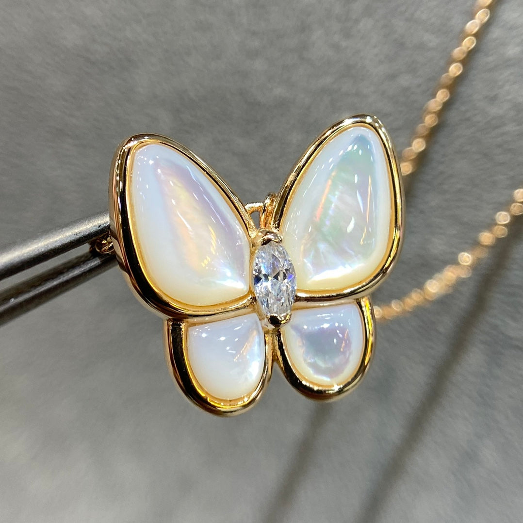 [Gaonasi]BUTTERFLY MOP DIAMOND NECKLACE