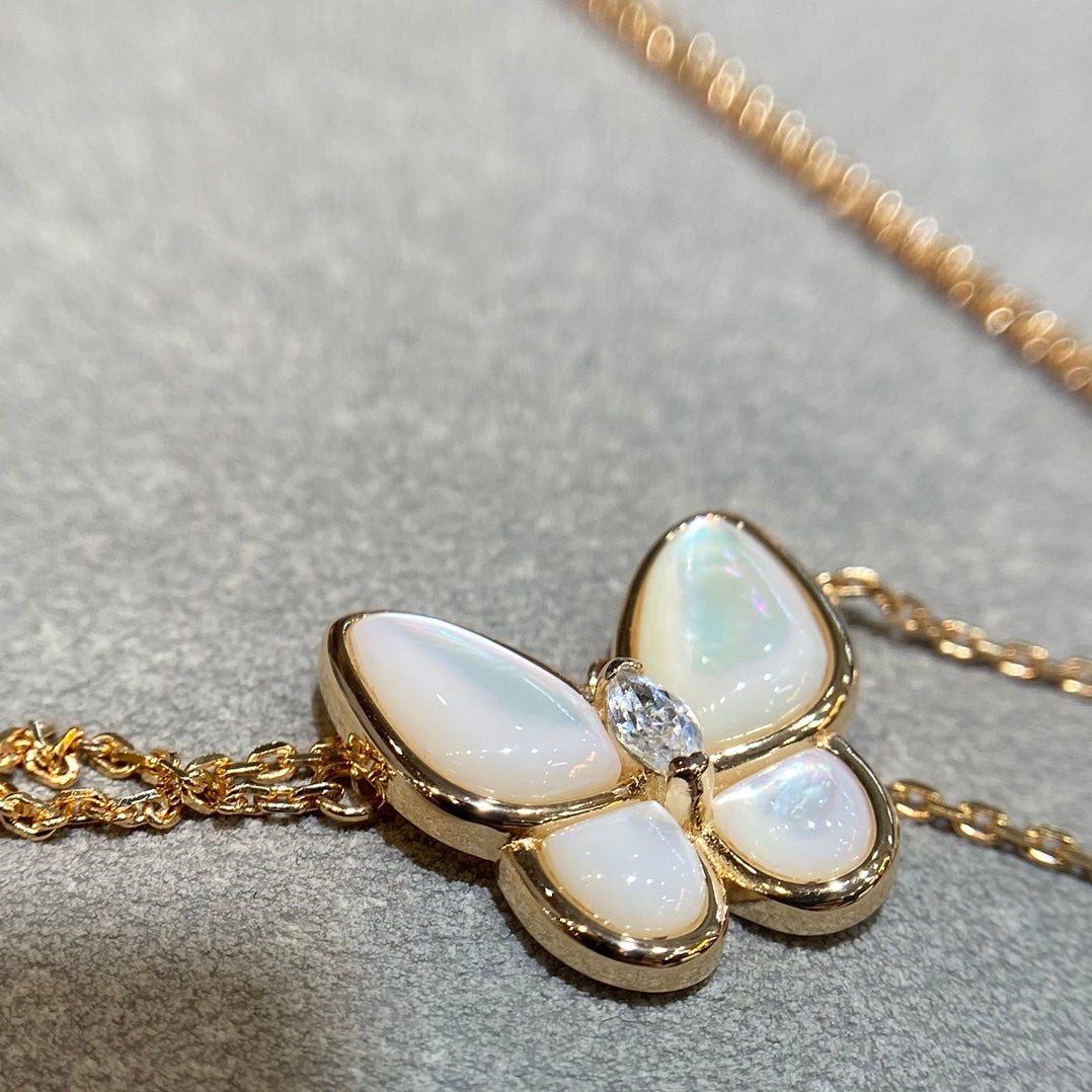 [Gaonasi]BUTTERFLY MOP DIAMOND NECKLACE